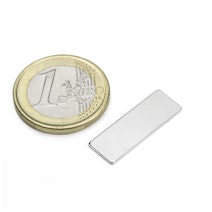 Block magnet 25 x 8 x 1 mm, holds approx. 1,1 kg