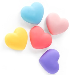 Decorative magnets 'LOVE' heart-shaped, set of 5