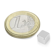 Cube magnet 6 mm, holds approx. 1,3 kg