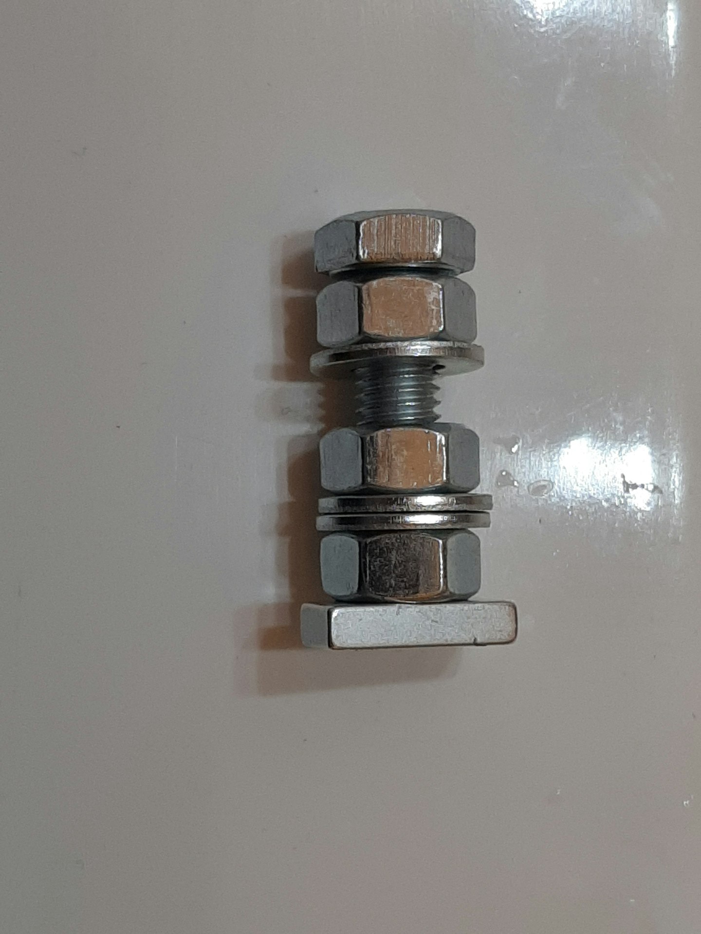 Aimant Pour Trappe De Visite Fixer une trappe de visite avec un aimant - supermagnete.fr
