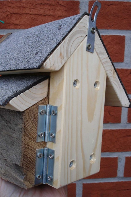 Bee Hotel With Viewing Window And Magnetic Closure Supermagnete De